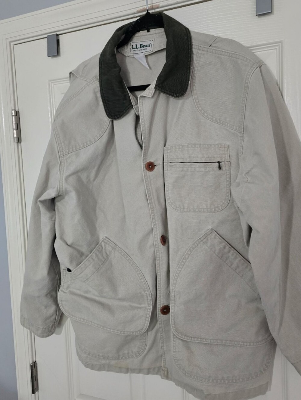 Vintage L.L.BEAN Cream Green Button Up Classic Canvas Work  Barn Jacket ~ USA